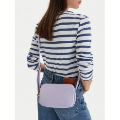 Torebka MEXX. Fioletowe listonoszki Mexx, bez wzorów, bez dodatków. Za 179.99 zł.