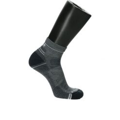 Skarpety Trekkingowe unisex Smartwool Hike Light Cushion Ankle Socks. Czarne skarpetki Smartwool, bez wzorów, z wełny. Za 109.99 zł.