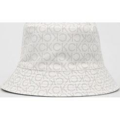 Calvin Klein kapelusz dwustronny bawełniany kolor biały bawełniany. Białe kapelusze Calvin Klein, bez wzorów, z bawełny. Za 179.99 zł.