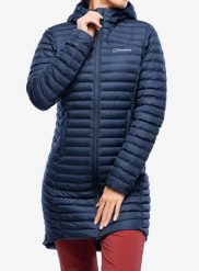 Płaszcz damski Berghaus Nula Micro Long Jacket. Niebieskie płaszcze Berghaus, s, bez wzorów, z materiału, klasyczne, bez kaptura. Za 529.99 zł.