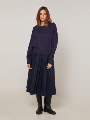 Rodier Sweter w kolorze granatowym rozmiar: XL. Niebieskie swetry Rodier, xl, z aplikacjami, klasyczne, bez ramiączek. Za 239.99 zł.