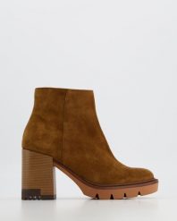 ZAMSZOWE BOTKI 35170 VEL SIGARO. Botki Venezia, bez wzorów, ze skóry, bez obcasa, bez zapięcia. Za 379.00 zł.