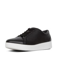 Damskie skórzane buty sportowe FitFlop Rally. Czarne buty treningowe Flip Flop, bez wzorów, z jeansu, bez zapięcia, tenisowe. Za 564.00 zł.