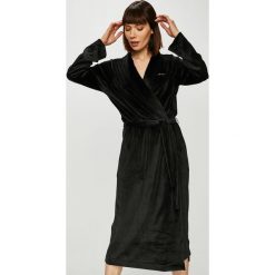 Emporio Armani - Szlafrok. Szlafroki damskie marki Emporio Armani. W wyprzedaży za 399.90 zł.