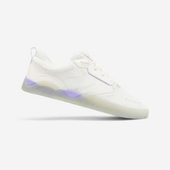 Buty na deskorolkę Crush900 Joseph Garbaccio Pro biało-fioletowe. Białe buty do biegania Decathlon, bez wzorów, z gumy, bez zapięcia, do biegania. Za 249.99 zł.