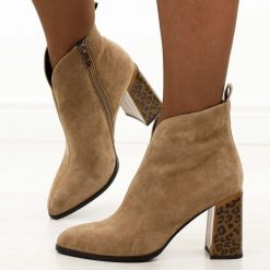 Khaki zamszowe skórzane botki damskie na słupku Giano Fabiani 9210. Brązowe botki Gino Fabiani, bez wzorów, ze skóry, eleganckie, bez obcasa, na słupku, bez zapięcia. Za 399.00 zł.