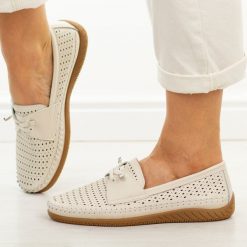 Beżowe ażuowe skórzane mokasyny damskie Vinceza 93217. Brązowe mokasyny VINCEZA, bez wzorów, z jeansu, z okrągłym noskiem. W wyprzedaży za 192.72 zł.