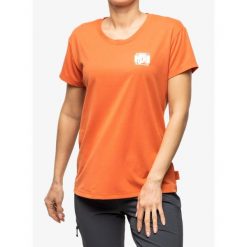 Koszulka damska Helly Hansen Skog Recycled Graph. Brązowe t-shirty sportowe Helly Hansen, bez wzorów, bez ramiączek. Za 114.99 zł.