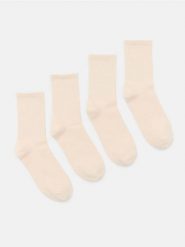 Prążkowane skarpetki 4 pack - kremowy. Białe skarpetki Sinsay, bez wzorów, prążkowane. Za 12.99 zł.