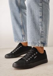 Czarne Klasyczne Trampki w Minimalistycznym Stylu Aroadella. Czarne trampki Born2be, bez wzorów, z jeansu, klasyczne, bez zapięcia. Za 99.99 zł.