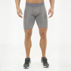 Termiczne spodenki treningowe IRONBOY. Czarne szorty sportowe LEGEA, bez wzorów, z materiału, na fitness i siłownię. Za 68.00 zł.