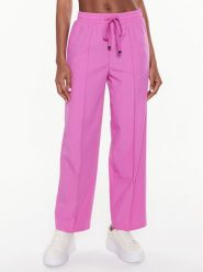 United Colors Of Benetton Spodnie materiałowe 40K6DF035 Różowy Relaxed Fit. Czerwone spodnie materiałowe United Colors Of Benetton, bez wzorów, z materiału. Za 179.99 zł.