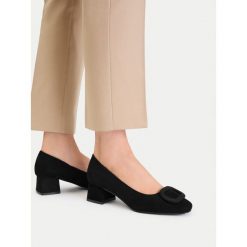 Czółenka Lasocki. Czarne czółenka Lasocki, bez wzorów, bez obcasa, bez zapięcia. Za 239.99 zł.