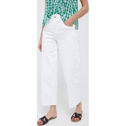 Mos Mosh jeansy damskie high waist. Białe jeansy Mos Mosh, bez wzorów, z bawełny, z podwyższonym stanem. Za 549.99 zł.