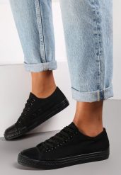 Czarne Trampki Theophelaia. Czarne trampki Renee, z aplikacjami, z jeansu, przed kostkę, bez zapięcia. W wyprzedaży za 39.99 zł.