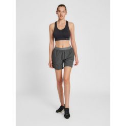 Damskie spodenki treningowe Hummel GG - 12. Szare szorty sportowe Hummel, bez wzorów, z materiału, na fitness i siłownię. Za 165.50 zł.