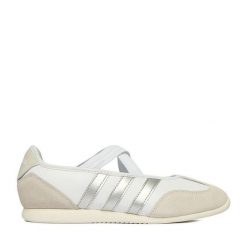 Baleriny adidas. Czarne baleriny adidas, bez wzorów, bez obcasa, bez zapięcia. Za 279.99 zł.