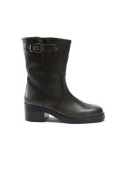 Frank Daniel Skórzane botki w kolorze czarnym rozmiar: 41. Czarne botki Frank Daniel, bez wzorów, eleganckie, bez obcasa, bez zapięcia. Za 243.64 zł.