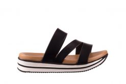 Klapki Azaleia 260 496 Black, Czarny, Guma. Czarne klapki Azaleia, bez wzorów, z gumy, klasyczne, bez obcasa, bez zapięcia. W wyprzedaży za 99.00 zł.