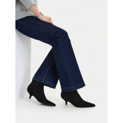 Botki GINO ROSSI. Czarne botki Gino Rossi, bez wzorów, bez obcasa, na szpilce, bez zapięcia. Za 399.99 zł.