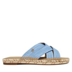 Klapki Tommy Hilfiger. Niebieskie klapki Tommy Hilfiger, bez wzorów, bez obcasa, bez zapięcia. Za 179.99 zł.