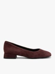 Bordowe welurowe czółenka. Czerwone czółenka Brawo sp. z o.o., na jesień, z aplikacjami, ze skóry, eleganckie, bez obcasa, na obcasie, bez zapięcia. Za 349.99 zł.
