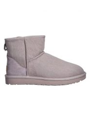 UGG Skórzane botki "Classic Mini II" w kolorze jasnoróżowym rozmiar: 38. Różowe botki UGG, bez wzorów, z wełny, bez obcasa, bez zapięcia. Za 669.63 zł.