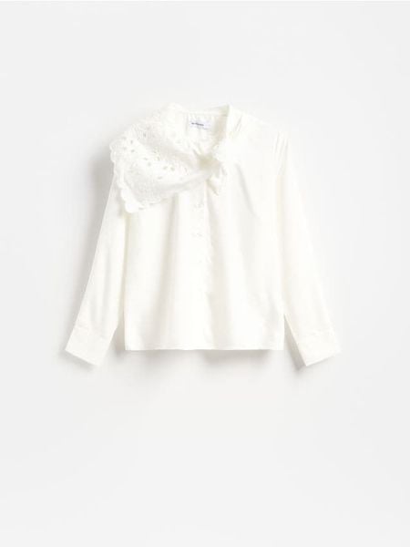 Koszula z modalem - biały. Białe koszule Reserved, l, bez wzorów, z tkaniny, bez kołnierzyka, bez ramiączek. Za 139.99 zł.