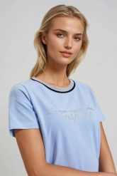 Bluzka z napisem błękitna. Niebieskie bluzki MOODO, l, bez wzorów, z bawełny, bez kołnierzyka, bez ramiączek. Za 59.99 zł.