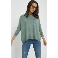 Vero Moda sweter damski kolor zielony lekki. Zielone swetry Vero Moda, l, bez wzorów, z włókna, bez ramiączek. Za 129.99 zł.