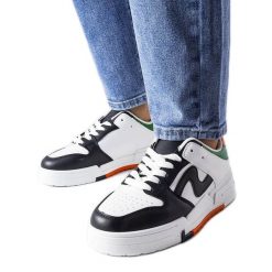 Czarno-białe buty na grubszej podeszwie Harter czarne. Czarne buty treningowe bez wzorów, przed kostkę, bez zapięcia. Za 86.73 zł.
