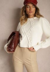 Biały Sweter z Wiskozy Ozdobiony Tłoczeniem Harizia. Białe swetry Renee, na zimę, bez wzorów, z wiskozy, casualowe, bez ramiączek. W wyprzedaży za 127.99 zł.