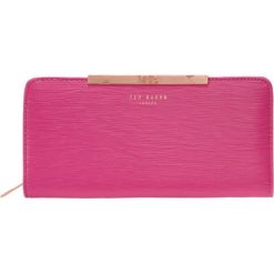 Ted Baker YASMINE MINI BARK ZIP MATINEE Portfel fuchsia. Portfele marki Ted Baker. Za 439.00 zł.