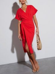 Milan Kiss Sukienka w kolorze czerwonym rozmiar: L. Czerwone sukienki Milan Kiss, l, bez wzorów, bez kołnierzyka, bez ramiączek, midi. Za 139.87 zł.