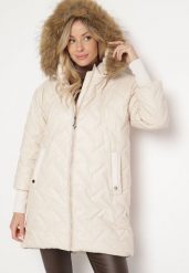 Jasnobeżowa Pikowana Kurtka z Odpinanym Kapturem i Futerkiem Ozdobiona Ściągaczami Ellonaria. Brązowe kurtki Born2be, l, z aplikacjami, z jeansu, eleganckie. Za 164.99 zł.