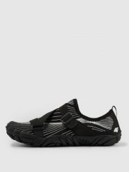 4F Buty do wody BALTROCK damskie - czarne 36. Czarne buty trekkingowe 4f, na lato, z gumy, bez zapięcia. Za 119.99 zł.