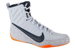Buty bokserskie , Machomai 3 SE. Białe buty treningowe Nike, bez wzorów, z materiału, bez zapięcia. Za 479.99 zł.