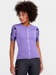 Craft Koszulka kolarska "Pro Gravel" w kolorze fioletowym rozmiar: M. Różowe t-shirty sportowe Craft, m, bez wzorów, z materiału, bez ramiączek, rowerowe. Za 256.95 zł.