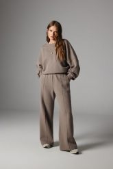 SPODNIE ANDREA TAUPE L - Flawless. Spodnie dresowe Flawless, bez wzorów, z bawełny, z podwyższonym stanem. Za 379.00 zł.