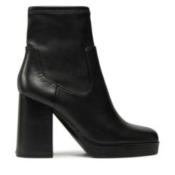Botki Aldo. Czarne botki Aldo, bez wzorów, bez obcasa, na słupku, bez zapięcia. Za 359.99 zł.