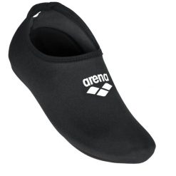Skarpetki do pływania Arena Grip. Czarne skarpetki Arena, bez wzorów, z neoprenu. Za 57.11 zł.