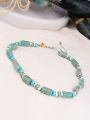 Charlize Pozłacany naszyjnik z kamieniami szlachetnymi - dł. 45 cm rozmiar: onesize. Niebieskie naszyjniki Charlize, z materiału, z jaspisem, pozłacane. Za 105.14 zł.