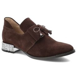 Czekoladowe Półbuty Armodo Eleganckie Damskie Obuwie Welurowe. Brązowe półbuty wsuwane Armodo, bez wzorów, z weluru, biznesowe, bez obcasa, na obcasie. Za 356.99 zł.