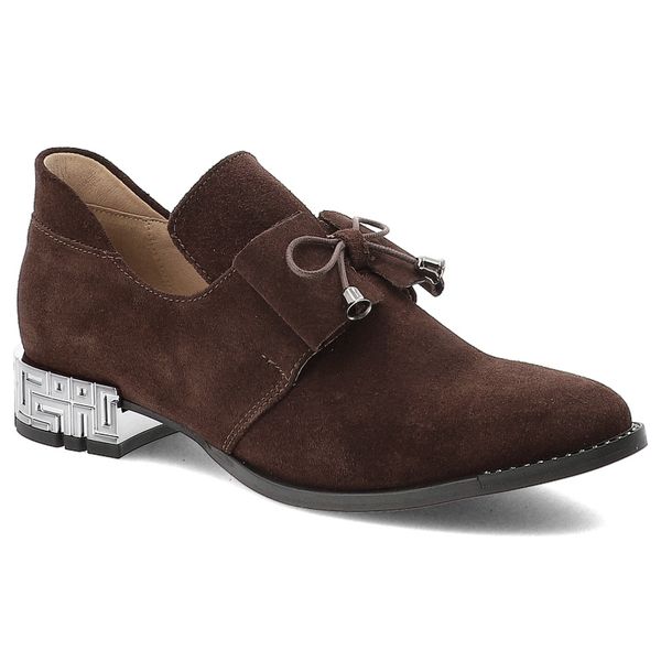 Czekoladowe Półbuty Armodo Eleganckie Damskie Obuwie Welurowe. Brązowe półbuty wsuwane Armodo, bez wzorów, z weluru, biznesowe, bez obcasa, na obcasie. Za 356.99 zł.