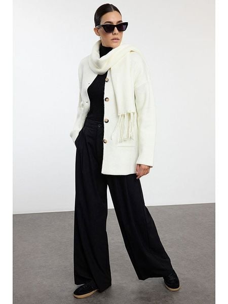 Trendyol Kardigan w kolorze białym rozmiar: L. Białe swetry Trendyol, l, bez wzorów, bez ramiączek. Za 117.99 zł.