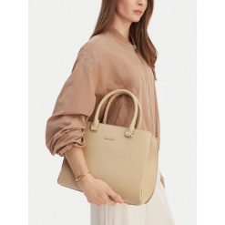 Torebka GINO ROSSI. Brązowe torebki klasyczne Gino Rossi, bez wzorów, bez dodatków. Za 279.99 zł.