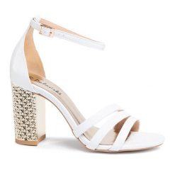 Sandały R.Polański. Białe sandały R.Polański, bez wzorów, bez obcasa, na słupku, bez zapięcia. Za 239.99 zł.