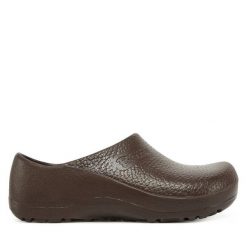 Klapki Birkenstock. Brązowe klapki Birkenstock, bez wzorów, bez obcasa, bez zapięcia. Za 319.99 zł.