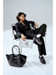 Vince Camuto Shopper bag "Prato" w kolorze czarnym - 52 x 27 x 13 cm rozmiar: onesize. Czarne shopper bag Vince Camuto, bez wzorów, z materiału, na ramię, bez dodatków. Za 140.53 zł.
