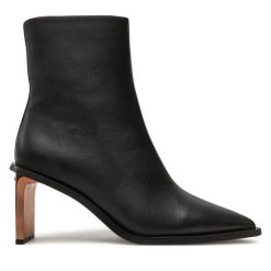Botki Calvin Klein. Czarne botki Calvin Klein, bez wzorów, bez obcasa, na słupku, bez zapięcia. Za 759.99 zł.